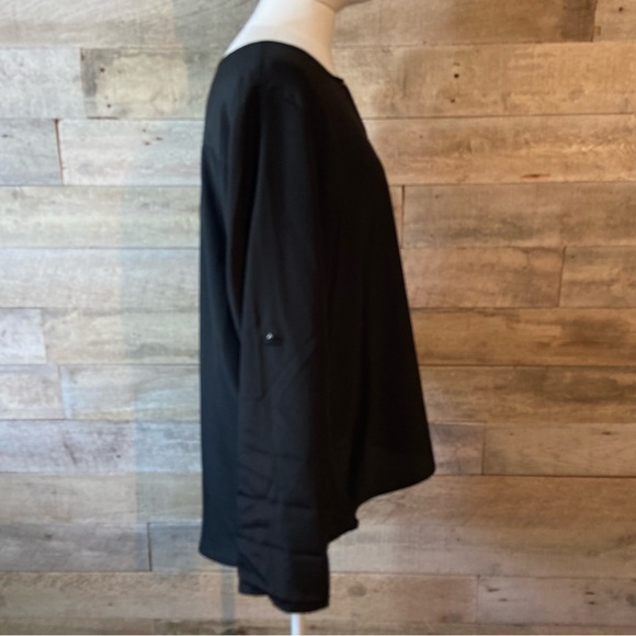 🛍️3/$30 Larry Levine women’s black billowy roll tab sleeve blouse size medium - Picture 2 of 9